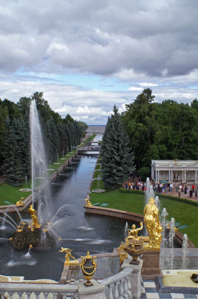 Petershof_Bolshoy Palace_Fontaenenallee_Grosse Kaskade_2005_j